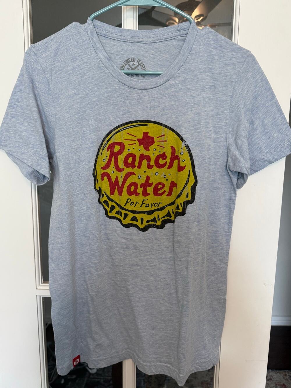Tumbleweed Textiles Ranch Water Por Favor Graphic Tee Texas Women’s Small blue